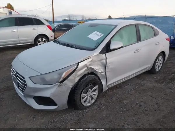 3KPC24A6XNE173797 2022 HYUNDAI ACCENT - Image 2