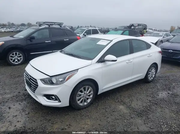 3KPC24A6XNE188042 2022 HYUNDAI ACCENT - Image 2