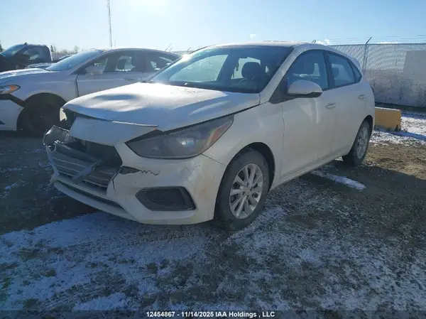 3KPC25A34JE036585 2018 HYUNDAI ACCENT - Image 2