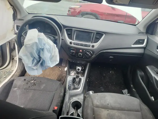 3KPC25A36JE035468 2018 HYUNDAI ACCENT - Image 8