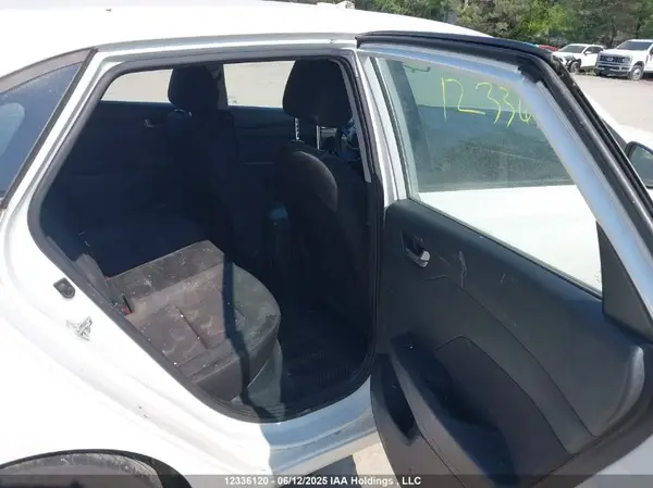 3KPC25A3XKE047298 2019 HYUNDAI ACCENT - Image 8