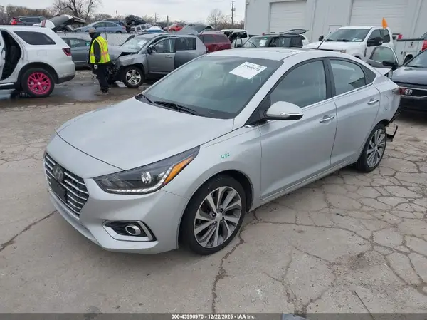 3KPC34A34JE033869 2018 HYUNDAI ACCENT - Image 2