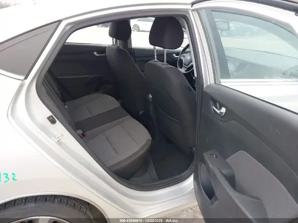 3KPC34A34JE033869 2018 HYUNDAI ACCENT - Image 8