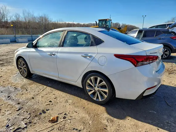 3KPC34A36JE021237 2018 HYUNDAI ACCENT - Image 2