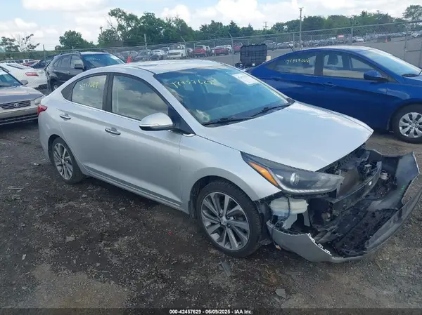3KPC34A38JE030697 2018 HYUNDAI ACCENT - Image 1