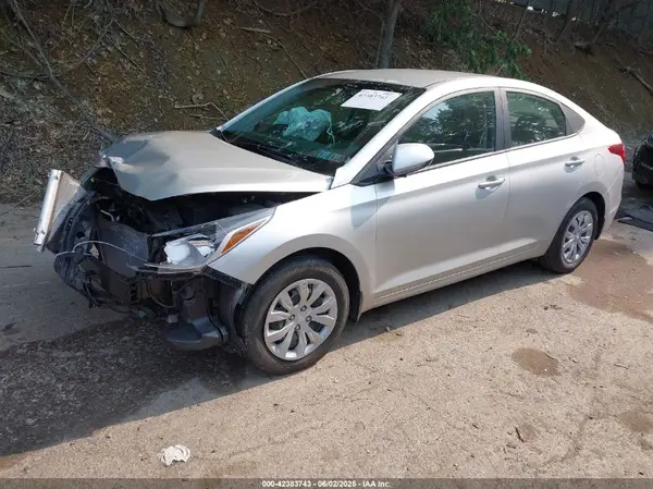 3KPC34A61NE188203 2022 HYUNDAI ACCENT - Image 2