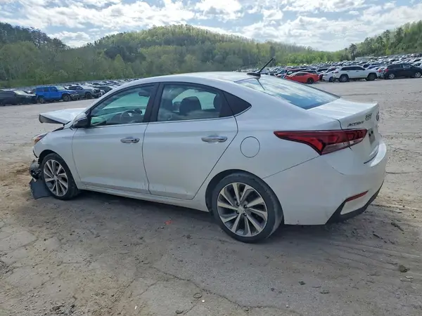 3KPC34A6XNE162618 2022 HYUNDAI ACCENT - Image 2