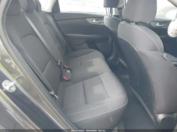 3KPF24AD0KE008140 2019 KIA FORTE - Image 8