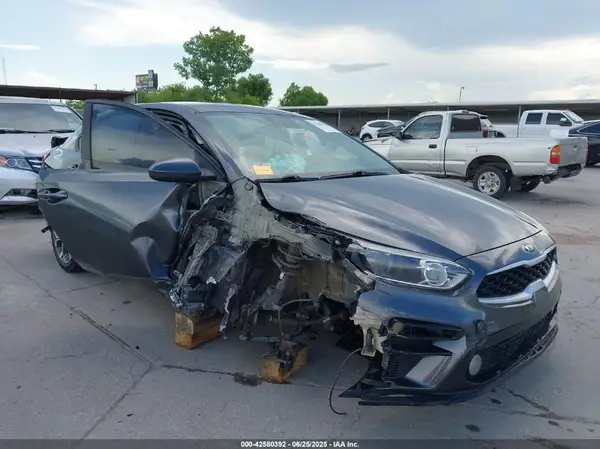 3KPF24AD0KE008364 2019 KIA FORTE - Image 1