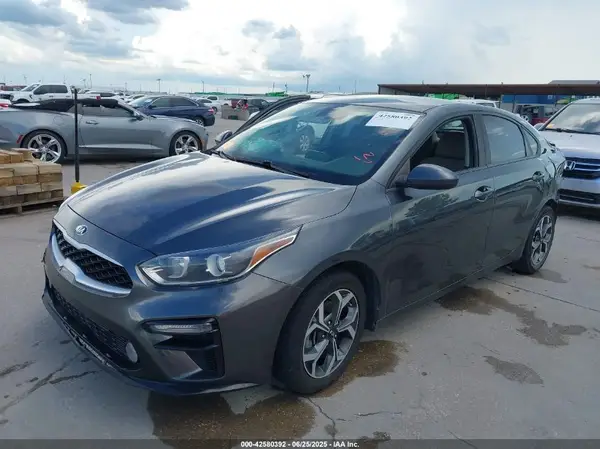 3KPF24AD0KE008364 2019 KIA FORTE - Image 2