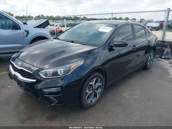 3KPF24AD0KE008977 2019 KIA FORTE - Image 2