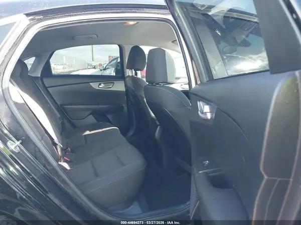 3KPF24AD0KE008977 2019 KIA FORTE - Image 8