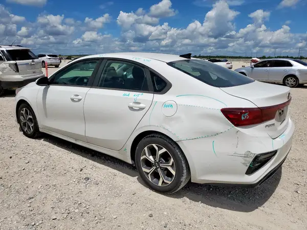 3KPF24AD0KE010115 2019 KIA FORTE - Image 2