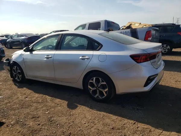 3KPF24AD0KE010468 2019 KIA FORTE - Image 2