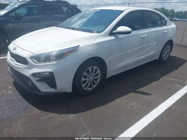 3KPF24AD0KE010499 2019 KIA FORTE - Image 2