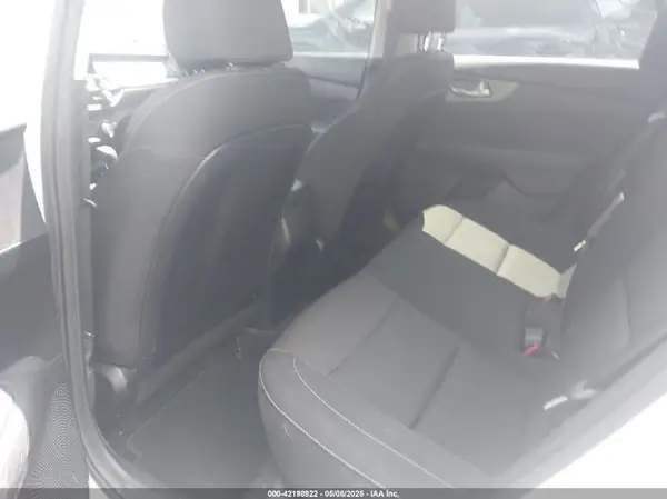 3KPF24AD0KE010499 2019 KIA FORTE - Image 8