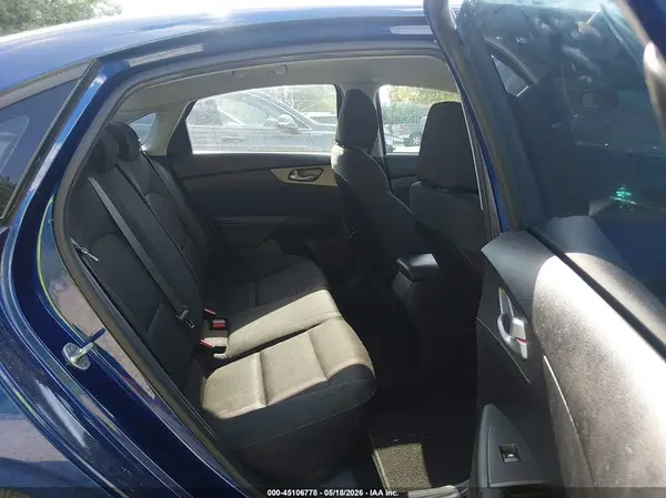 3KPF24AD0KE011913 2019 KIA FORTE - Image 8