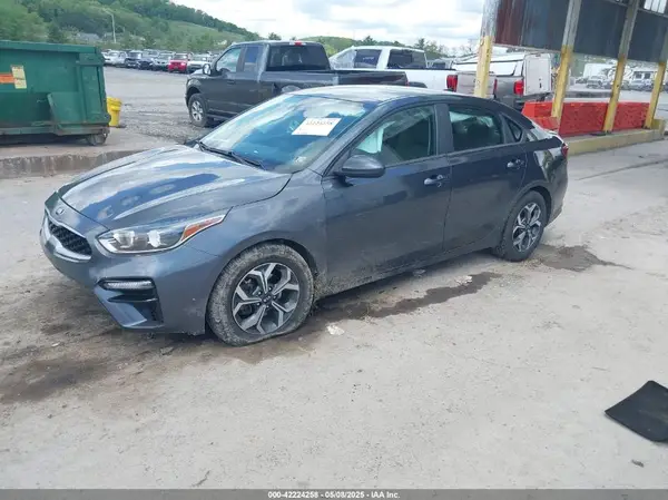 3KPF24AD0KE011989 2019 KIA FORTE - Image 2