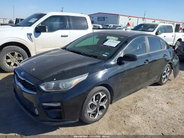 3KPF24AD0KE012950 2019 KIA FORTE - Image 2