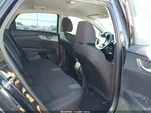 3KPF24AD0KE012950 2019 KIA FORTE - Image 8