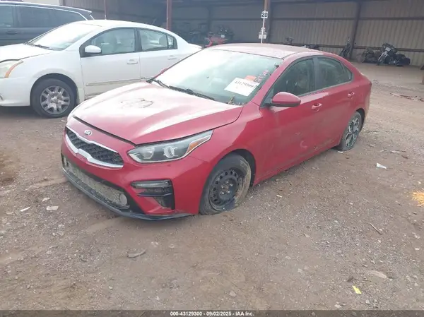 3KPF24AD0KE018599 2019 KIA FORTE - Image 2