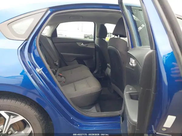 3KPF24AD0KE018893 2019 KIA FORTE - Image 8