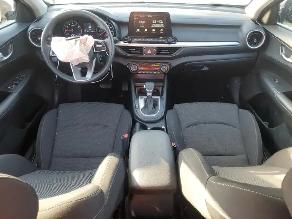 3KPF24AD0KE019638 2019 KIA FORTE - Image 8