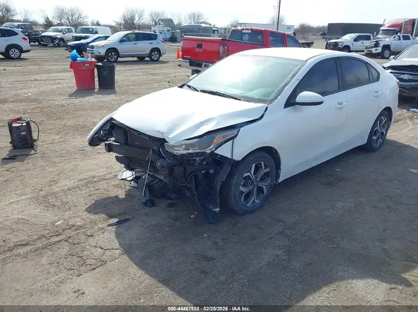 3KPF24AD0KE026802 2019 KIA FORTE - Image 2