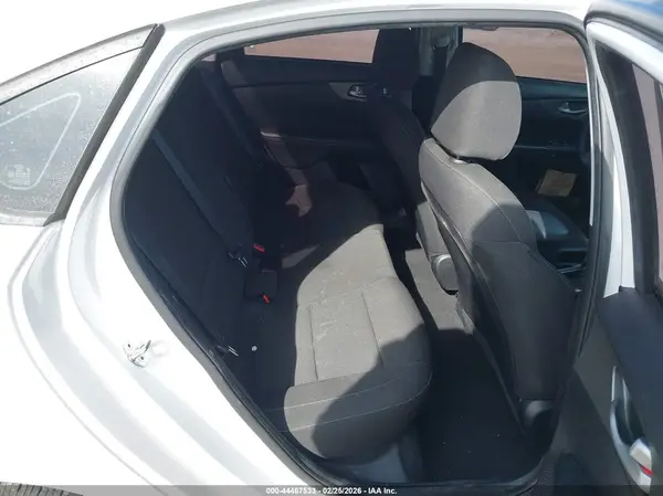 3KPF24AD0KE026802 2019 KIA FORTE - Image 8