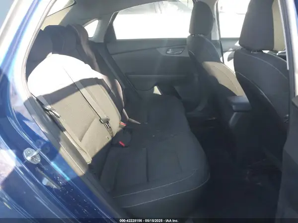 3KPF24AD0KE028369 2019 KIA FORTE - Image 8