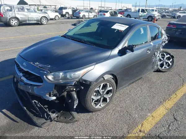 3KPF24AD0KE028436 2019 KIA FORTE - Image 2