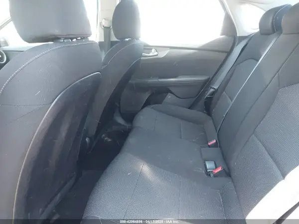 3KPF24AD0KE031580 2019 KIA FORTE - Image 8