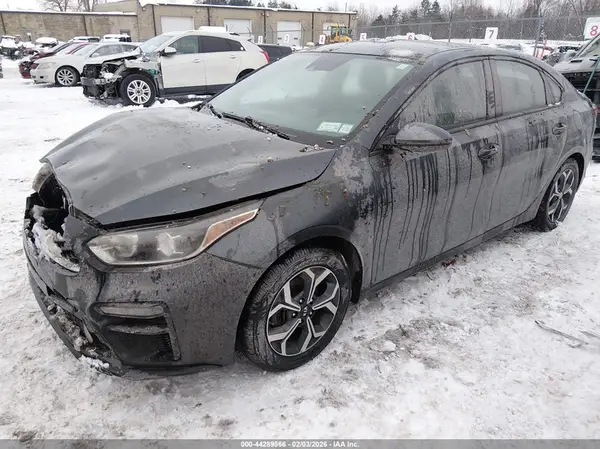 3KPF24AD0KE032762 2019 KIA FORTE - Image 2