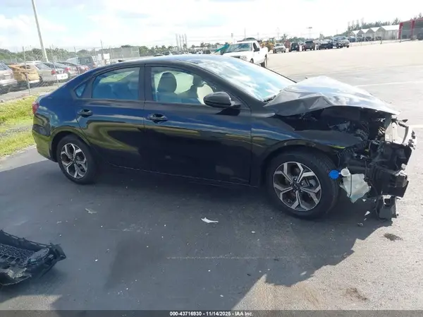 3KPF24AD0KE034611 2019 KIA FORTE - Image 1