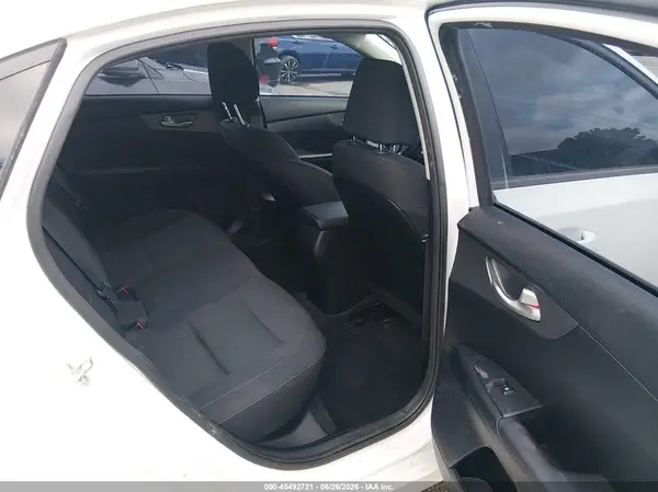 3KPF24AD0KE036732 2019 KIA FORTE - Image 8