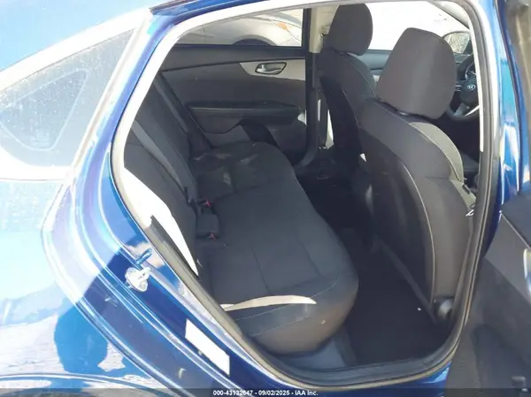 3KPF24AD0KE037217 2019 KIA FORTE - Image 8