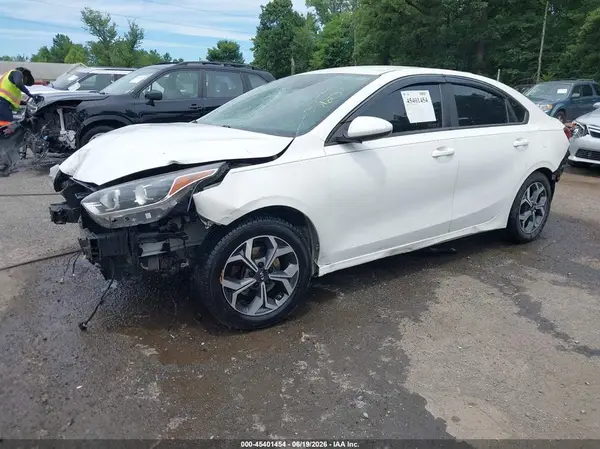 3KPF24AD0KE038433 2019 KIA FORTE - Image 2