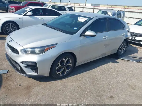 3KPF24AD0KE039324 2019 KIA FORTE - Image 2