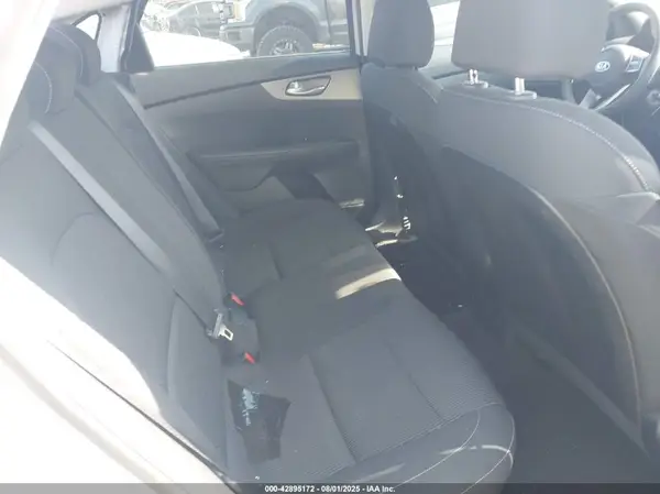 3KPF24AD0KE039324 2019 KIA FORTE - Image 8
