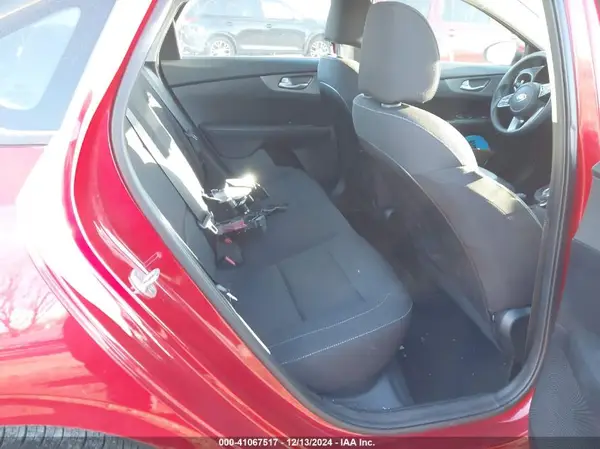 3KPF24AD0KE041249 2019 KIA FORTE - Image 8