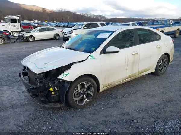 3KPF24AD0KE041686 2019 KIA FORTE - Image 2