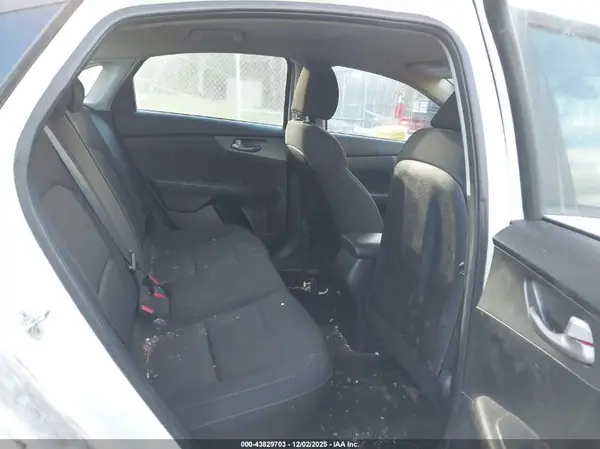 3KPF24AD0KE041686 2019 KIA FORTE - Image 8
