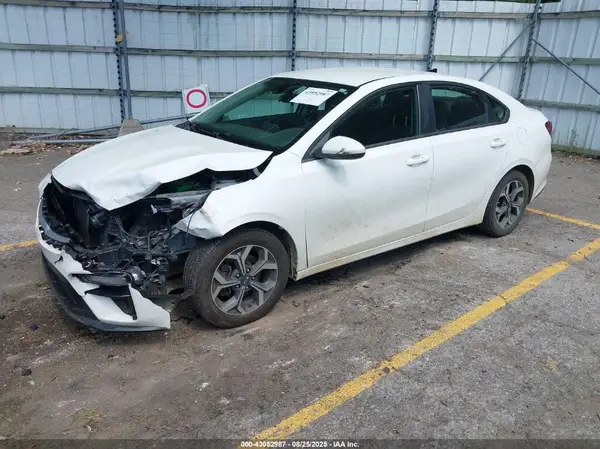 3KPF24AD0KE044765 2019 KIA FORTE - Image 2