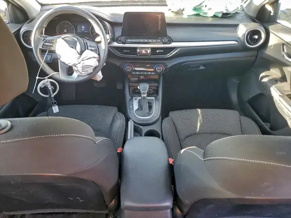 3KPF24AD0KE045740 2019 KIA FORTE - Image 8