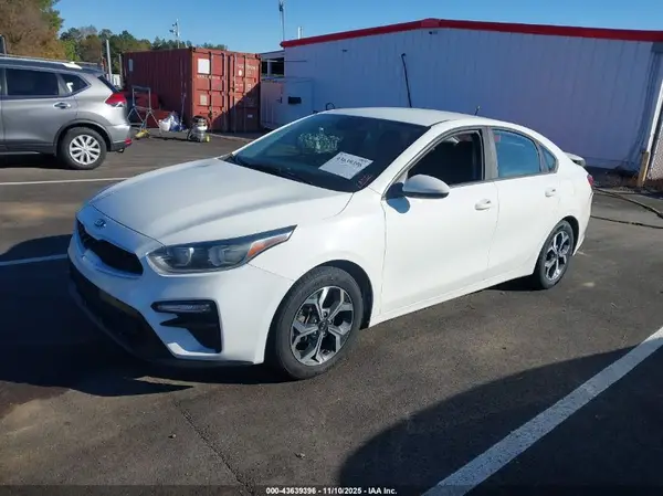 3KPF24AD0KE046421 2019 KIA FORTE - Image 2