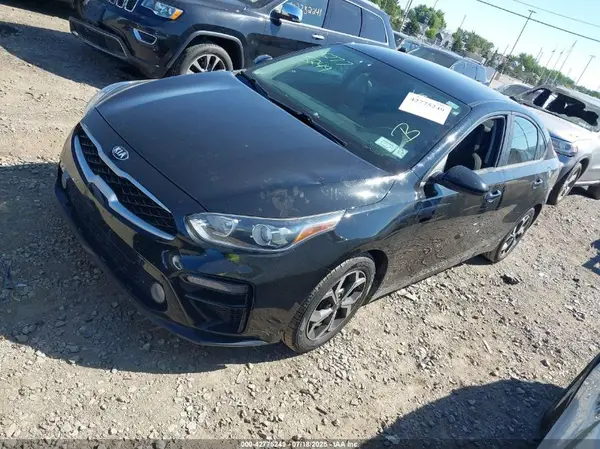 3KPF24AD0KE047567 2019 KIA FORTE - Image 2