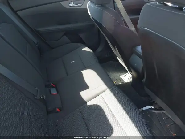3KPF24AD0KE047567 2019 KIA FORTE - Image 8