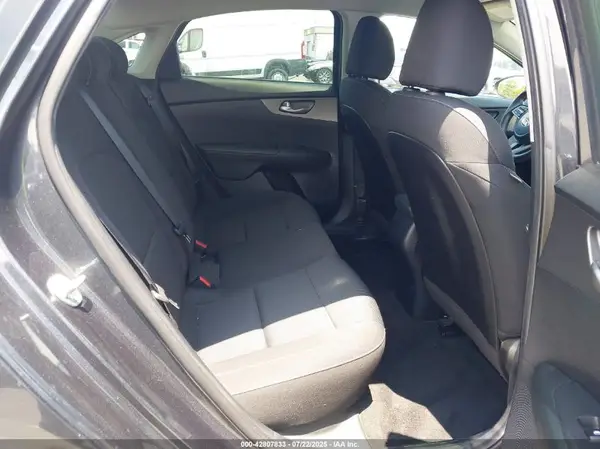 3KPF24AD0KE049125 2019 KIA FORTE - Image 8