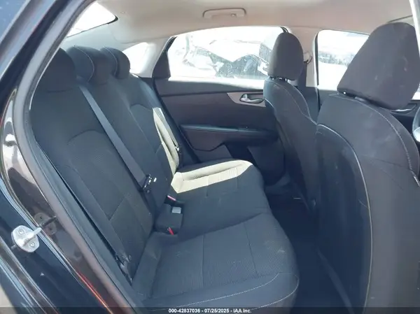 3KPF24AD0KE050579 2019 KIA FORTE - Image 8