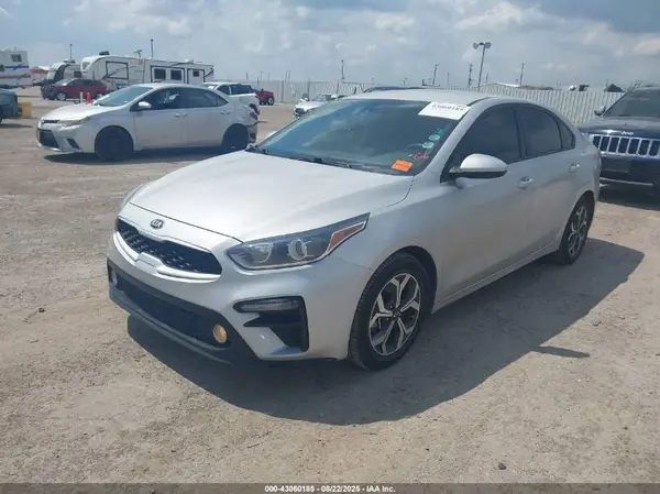 3KPF24AD0KE052252 2019 KIA FORTE - Image 2